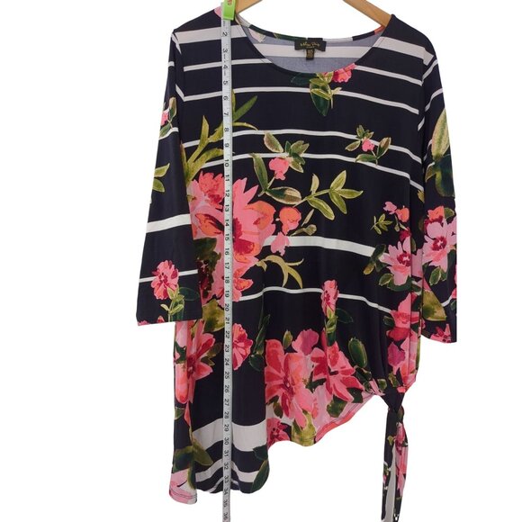 Melissa Paige Tunic Top Women 1X Black White Floral Stretch Pullover Asymmetric - Picture 6 of 7